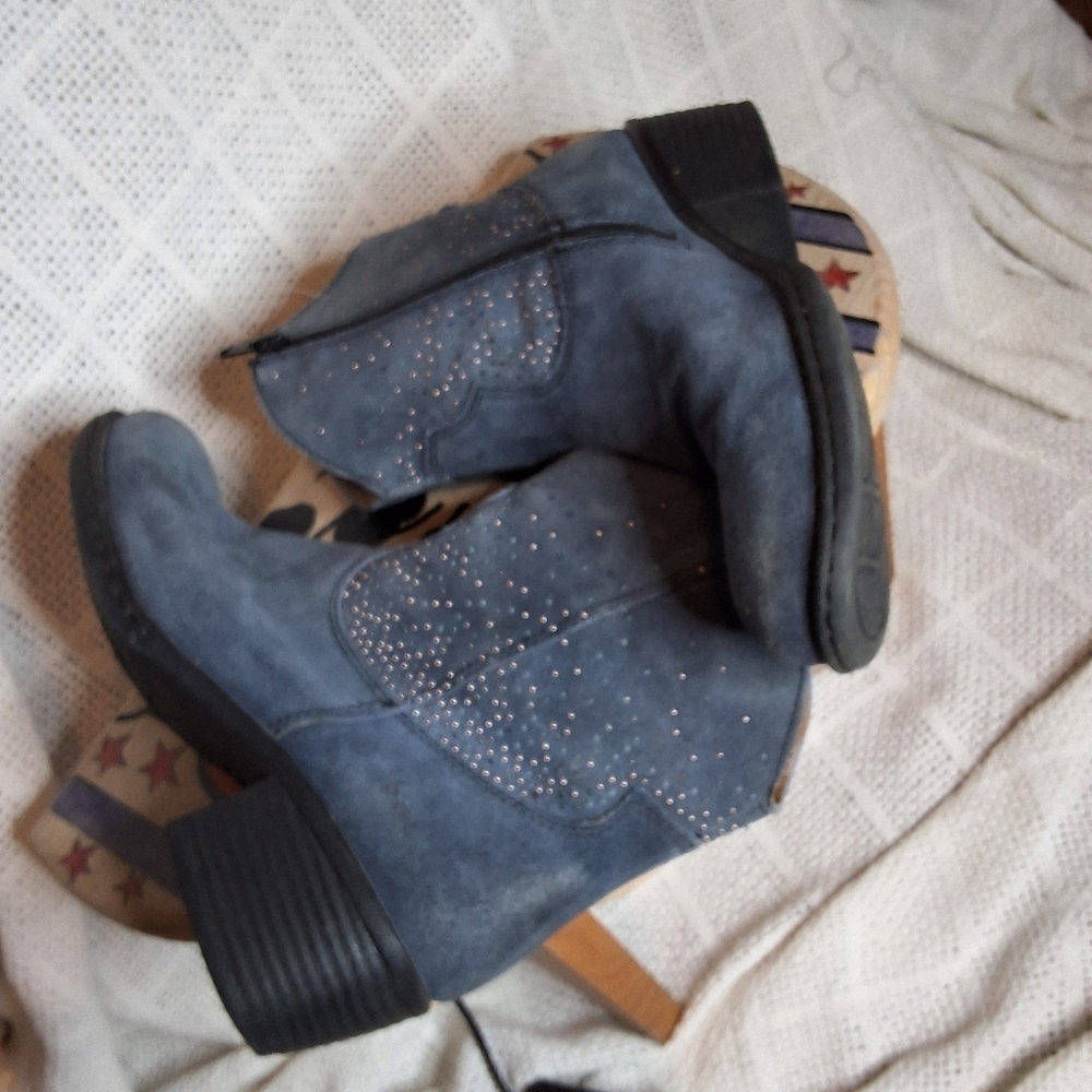 BØC Blue Studded Suede Western Ankle Boots Size 7 Boho Cowboy Booties - Picture 11 of 14